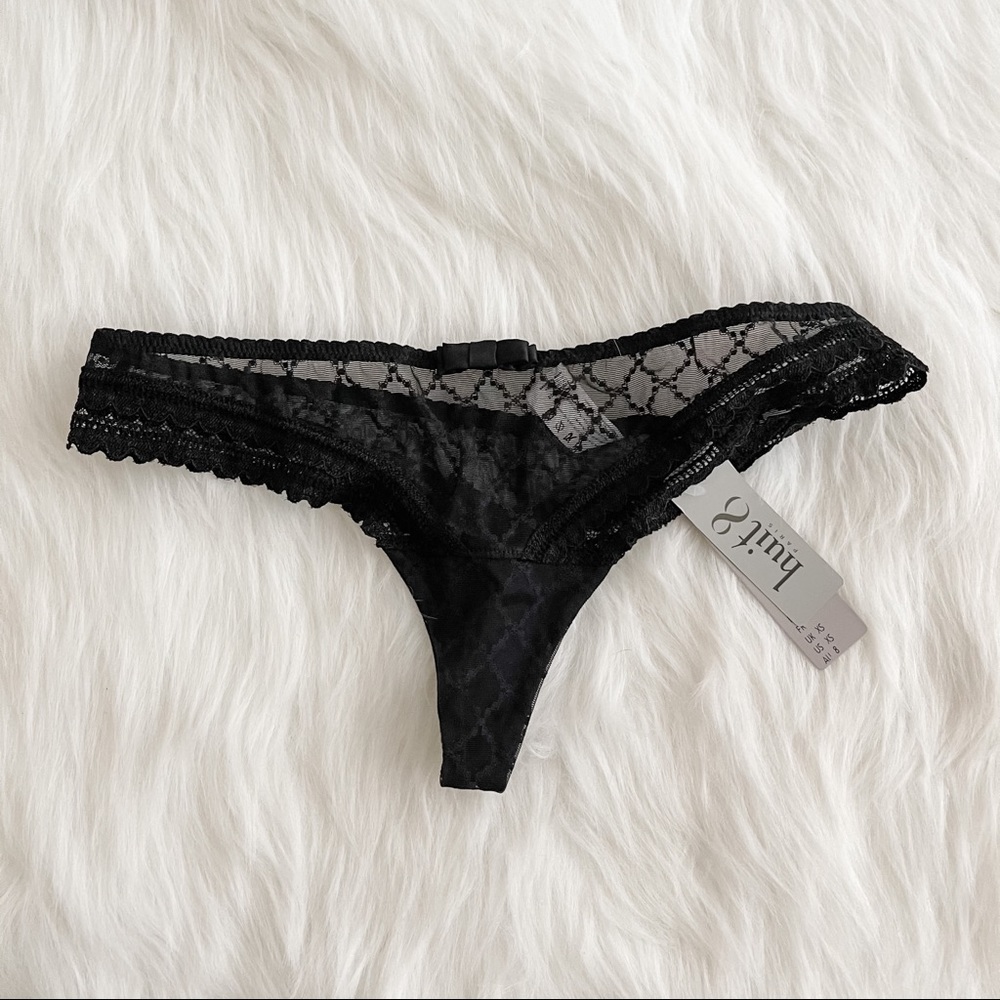 NWT [huit] black lace thong